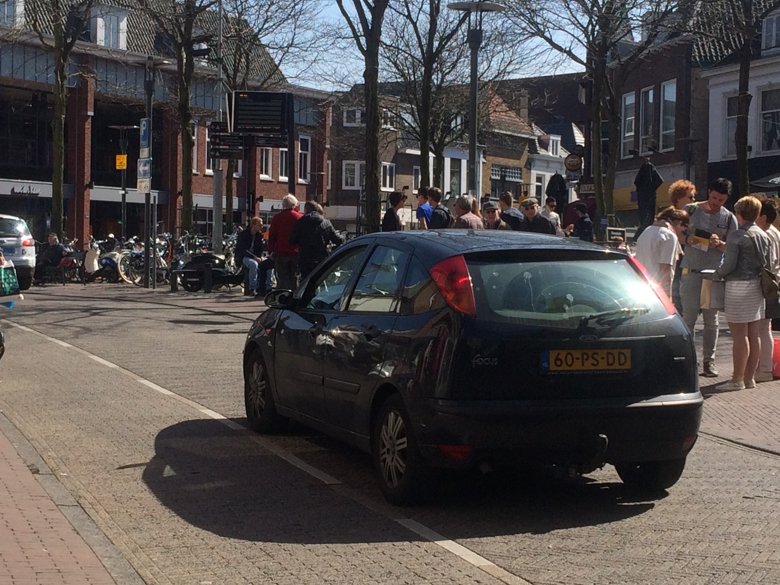 Auto’s in oud Amersfoort